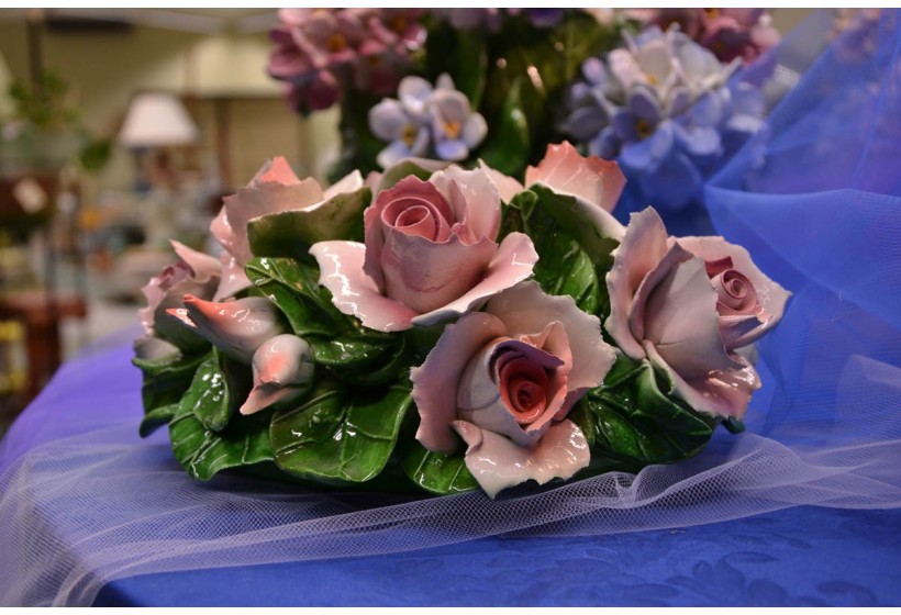 Oval Table Composition Pink Roses