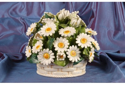 Round Basket Daisies