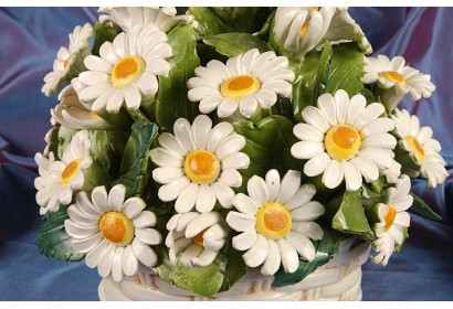 Round Basket Daisies