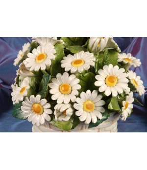 Round Basket Daisies