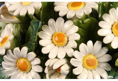 Round Basket Daisies