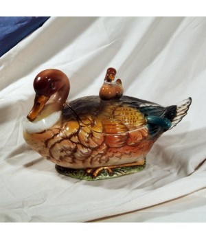 Tureen Duck with Duckling